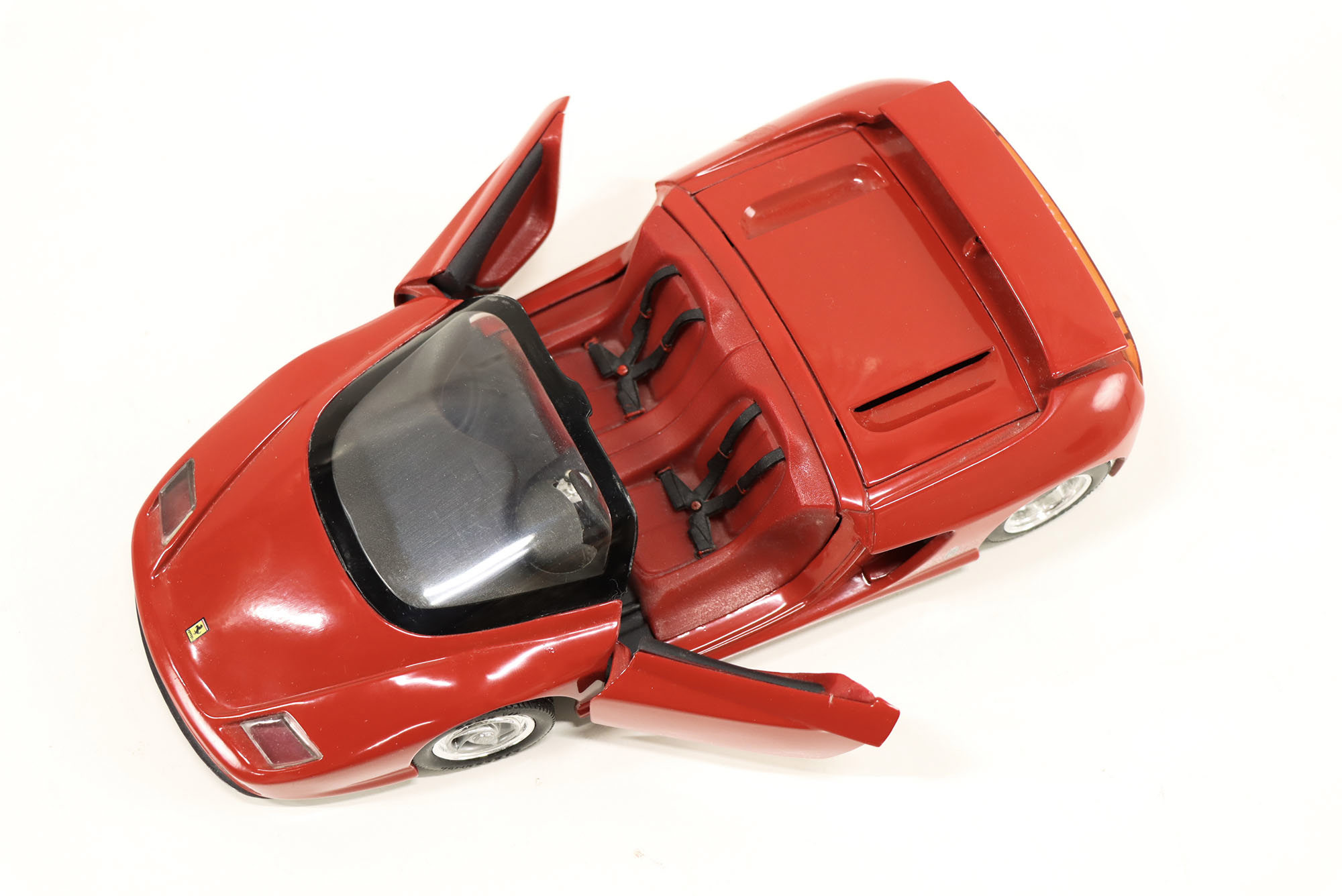 Voiture miniature Ferrari Mythos 1/18 marque Revell